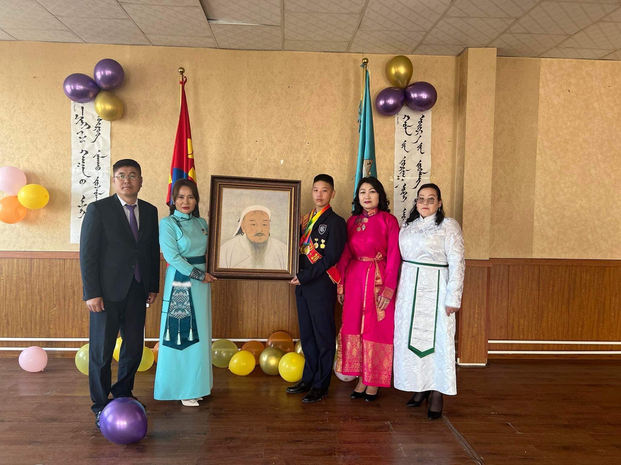 You are currently viewing 2022-2023 ОНЫ ХИЧЭЭЛИЙН ШИНЭ ЖИЛИЙН МЭНД ХҮРГЭЕ