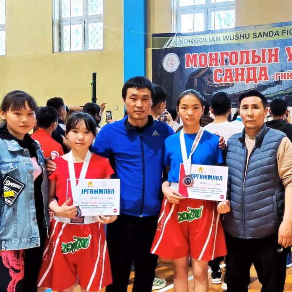 У-шу Санда гийн улсын аваргын тэмцээнд 4ё ангийн сурагч Ц.Алтансувд, 6ё ангийн сурагч Г.Намуунаа нар хүрэл медаль хүртлээ.