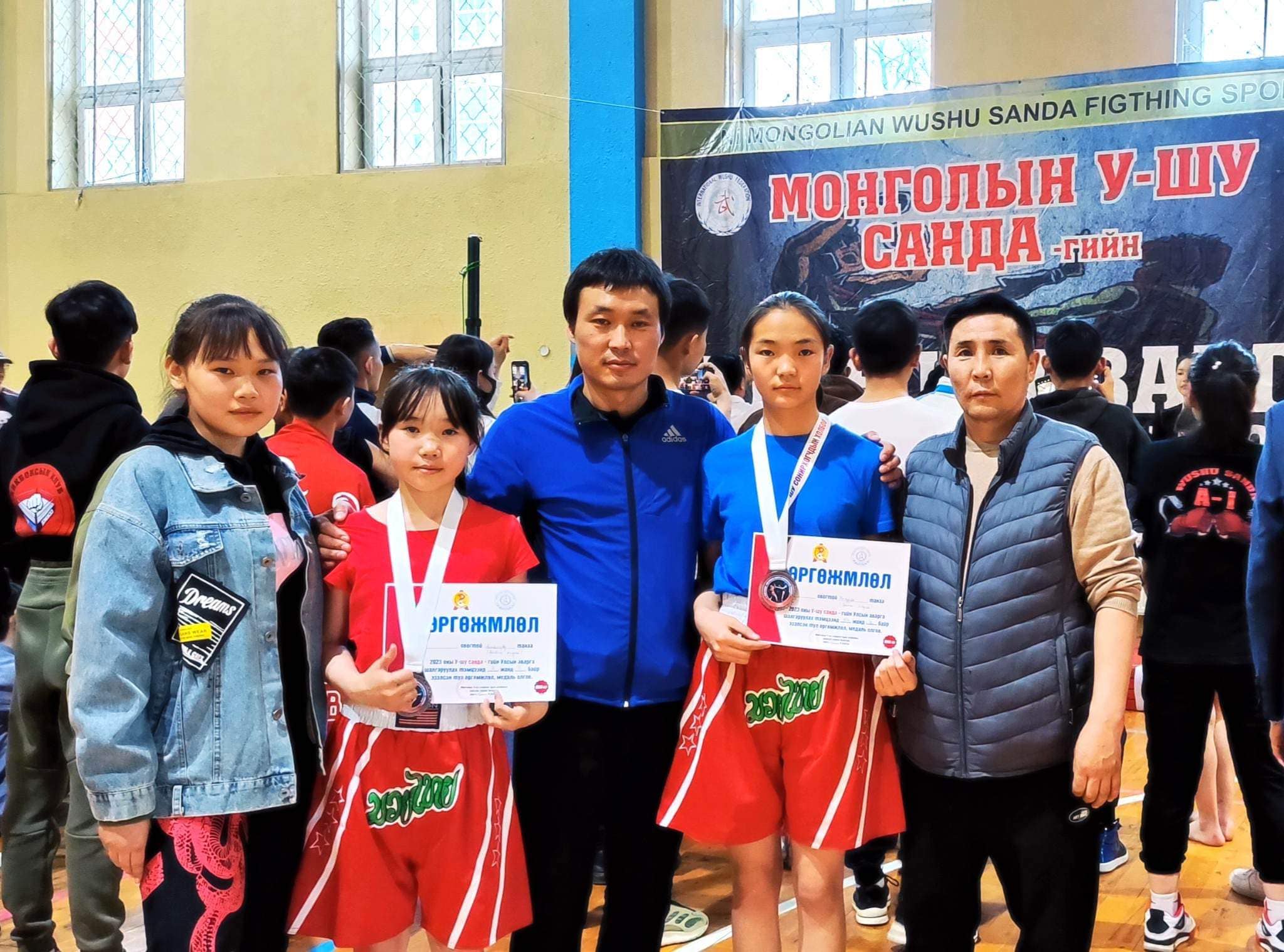 You are currently viewing У-шу Санда гийн улсын аваргын тэмцээнд 4ё ангийн сурагч Ц.Алтансувд, 6ё ангийн сурагч Г.Намуунаа нар хүрэл медаль хүртлээ.