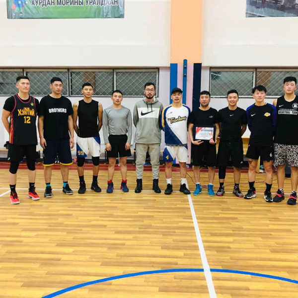 СХД-н ЕБС-ийн багш нарын дунд зохион байгуулсан нөхөрсөг “Сагсан бөмбөг”-ийн тэмцээнд хурд хүч, авхаалж самбаагаа сорин өрсөлдөж 26 сургуулиас “Тэргүүн” байр эзэллээ.