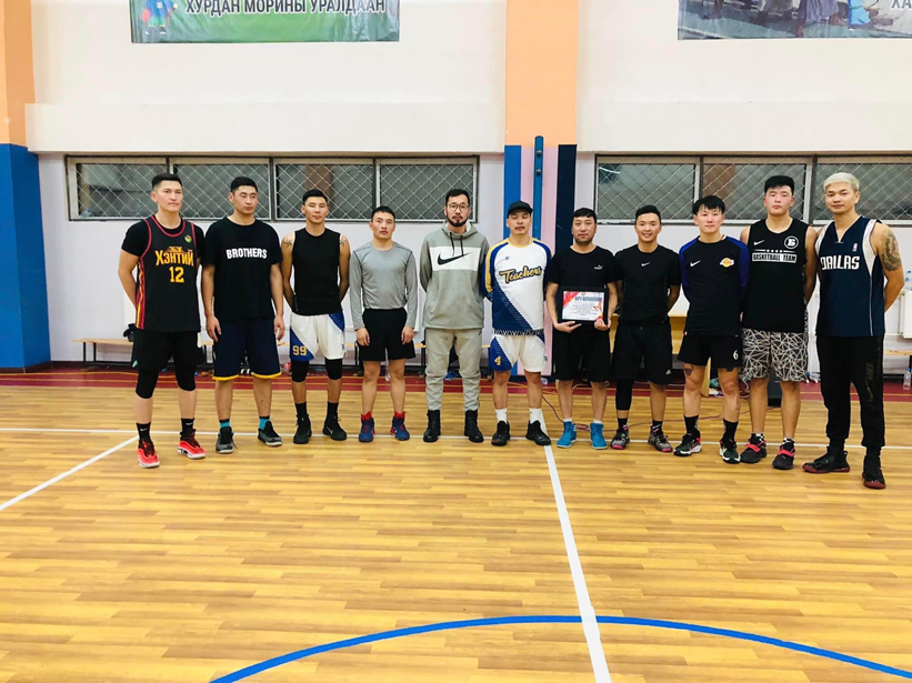 You are currently viewing СХД-н ЕБС-ийн багш нарын дунд зохион байгуулсан нөхөрсөг “Сагсан бөмбөг”-ийн тэмцээнд хурд хүч, авхаалж самбаагаа сорин өрсөлдөж 26 сургуулиас “Тэргүүн” байр эзэллээ.