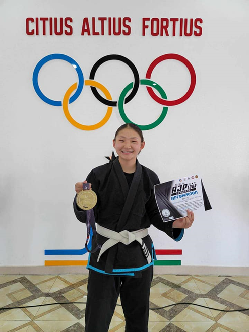 You are currently viewing DORNOGOBI OPEN 2023 жюү жицүгийн аварга шалгаруулах олон улсын нээлттэй тэмцээнд 12Г ангийн сурагч Б.Алтанчимэг алтан медаль авлаа.