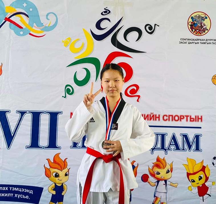 You are currently viewing СХД-ийн Таеквондогийн аварга шалгаруулах тэмцээнд 11г Сарангоо хүрэл медаль хүртлээ.