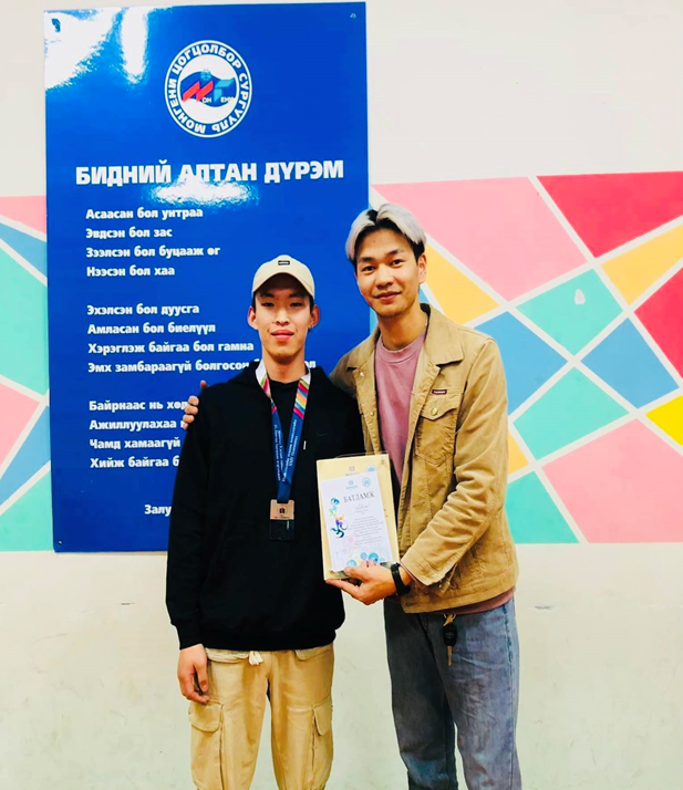 You are currently viewing Нийслэлийн техник технологийн XXIV олимпиадад техникийн спортын төрөлд 3-р байранд шалгарсан сурагч А.Түвшинбаяр бэлтгэсэн багш А. Баярхүү