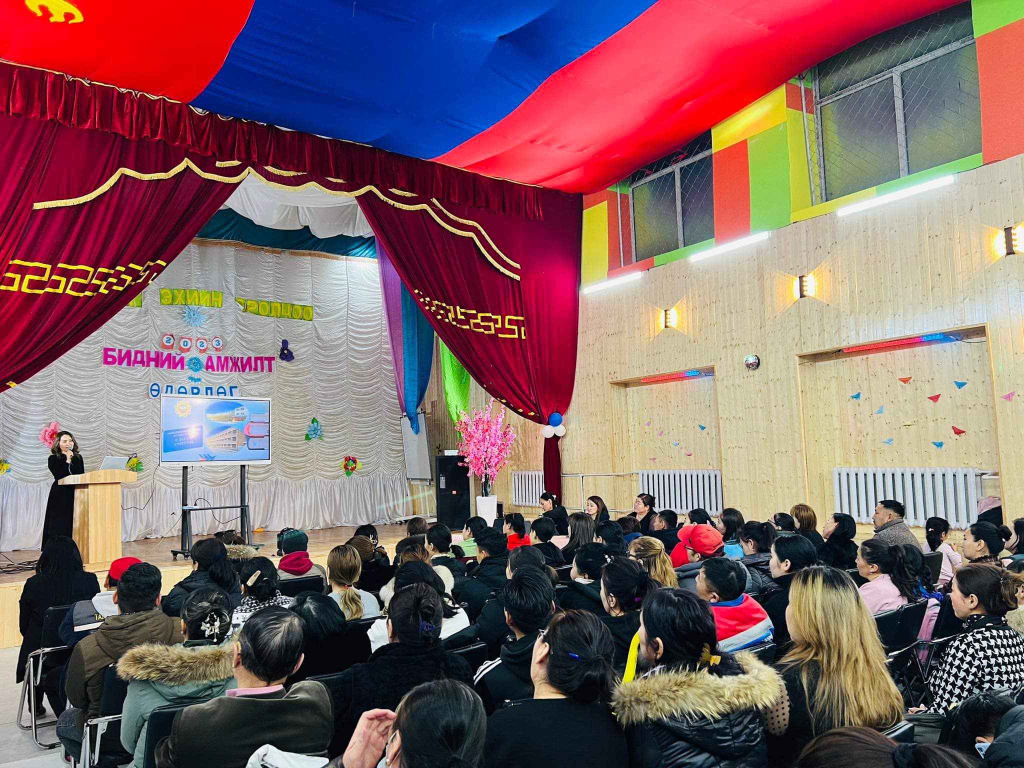 You are currently viewing “Эцэг эхийн оролцоо – Бидний амжилт” сургалт зөвлөгөөн 9-р ангийн эцэг эхчүүдийг хамруулан амжилттай зохион байгуулагдлаа.