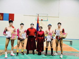 Read more about the article XVII жарны “Хилэнт эх” хэмээх модон луу жилийн сар шинийн барилдаан боллоо. 2024.02.07