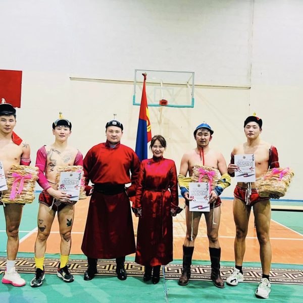 XVII жарны “Хилэнт эх” хэмээх модон луу жилийн сар шинийн барилдаан боллоо. 2024.02.07