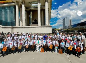 Read more about the article Монгол ардын дуу “Арван тавны сар”-ыг төв талбай дээрээс эгшиглүүллээ.