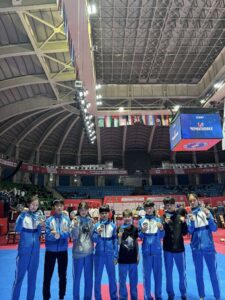 Read more about the article 8 сурагч амжилттай сайн оролцож Дэлхийн дэвжээн дээр Монголын тугаа мандууллаа.