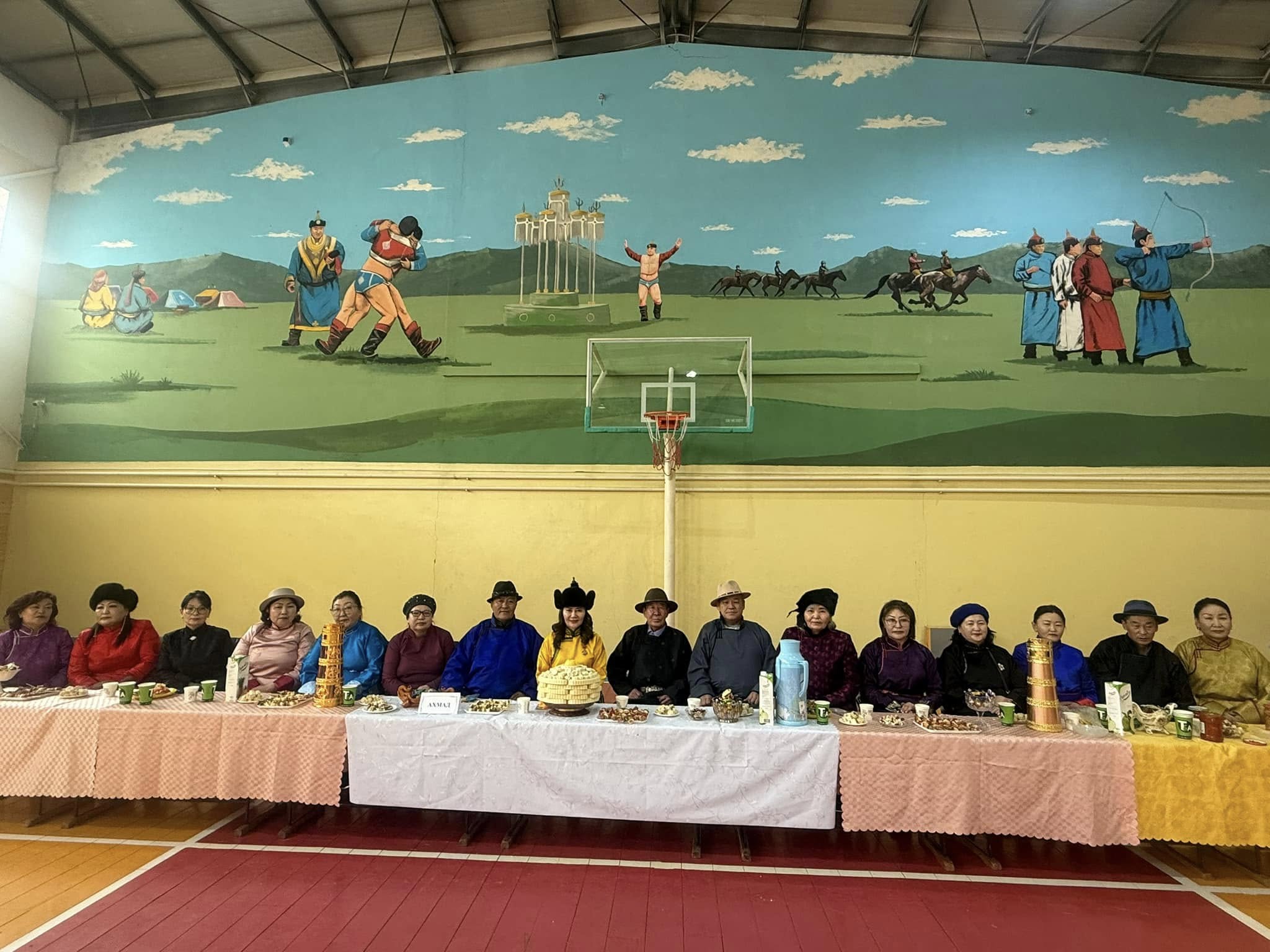 You are currently viewing Байгууллагын Элдэв эрдэнэт хэмээх модон могой жилийн сар шинийн золголт сайхан боллоо.