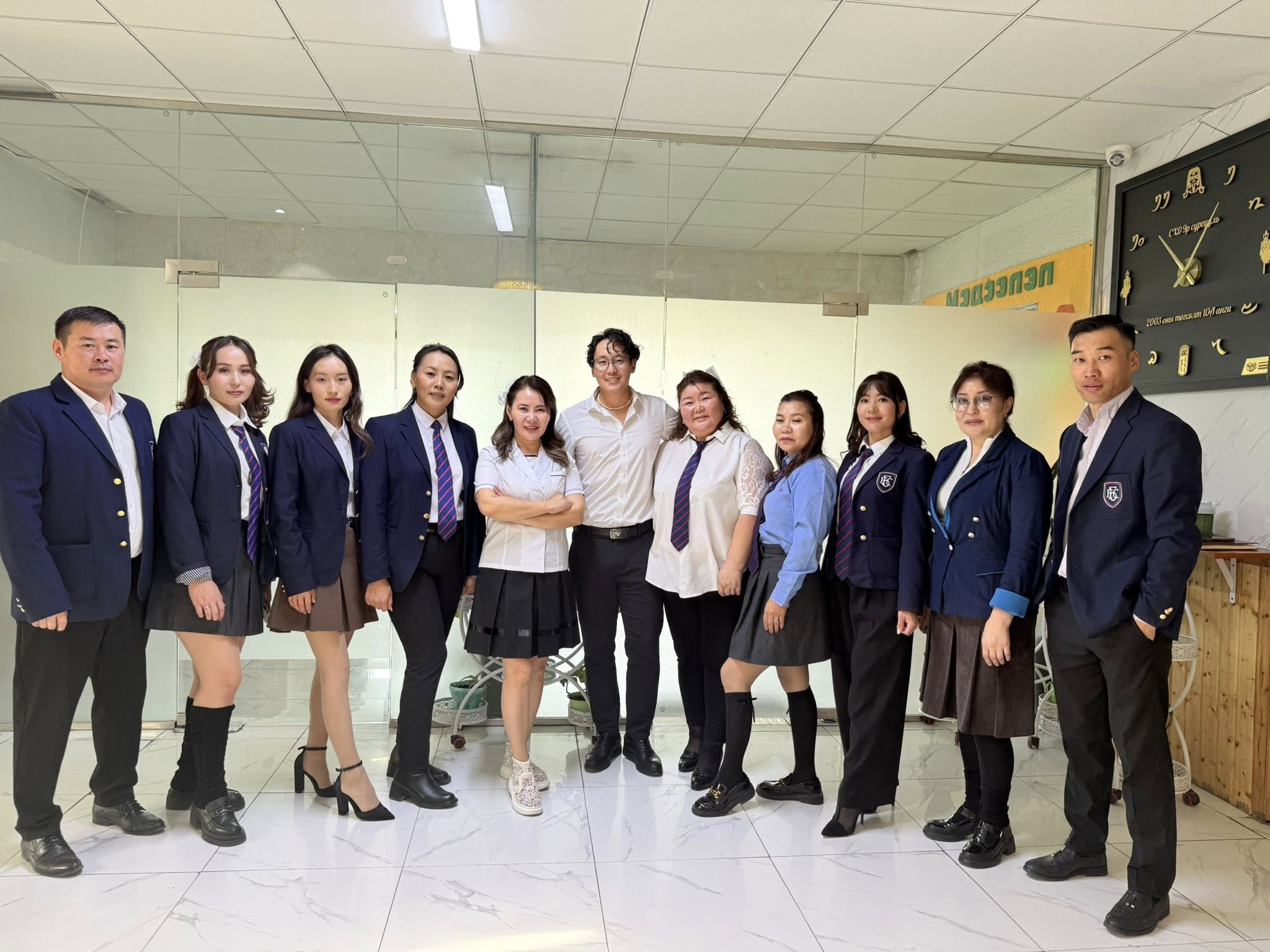 You are currently viewing Сурагчийн нэг өдөр үйл ажиллагаа амжилттай болж өндөрлөлөө.