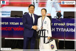 Read more about the article 9в ангийн сурагч М.Хүслэн өсвөрийн шилдэг тамирчдын нэгээр шалгарлаа.